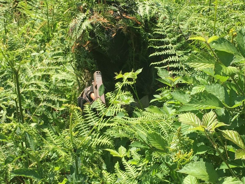 Manto ghillie con capucha