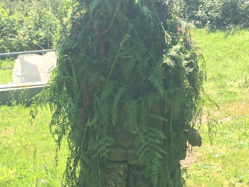 Manto ghillie con capucha