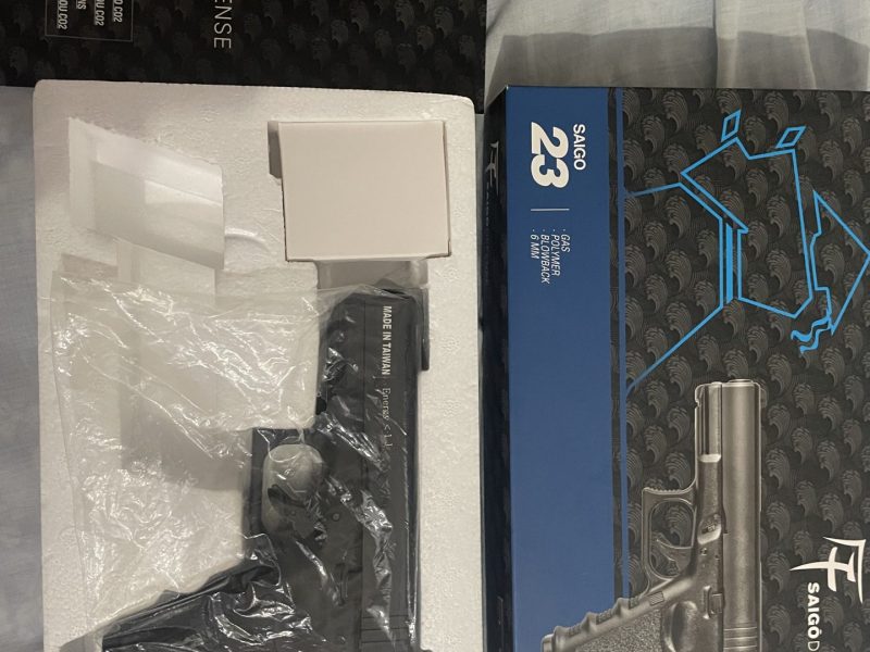 Glock Saigo 23 y paquete de 1kg de balas
