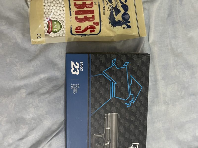 Glock Saigo 23 y paquete de 1kg de balas