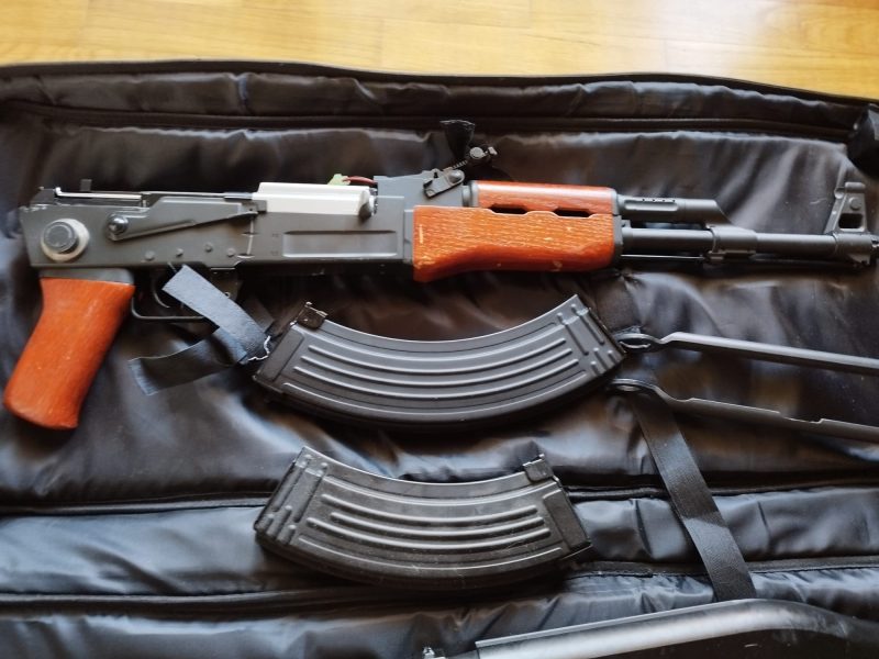 Kit iniciacion Desert Eagle, Ak47 y muchos extras