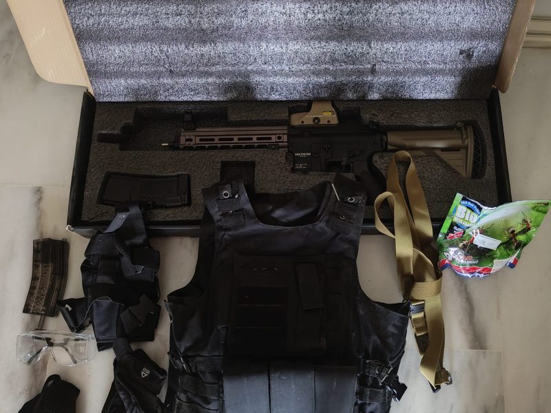 REPLICA AEG M4 ROSSI NEPTUNE 9" DEVGRU NEGRA/TAN (HEX CUSTOM) + Accesorios