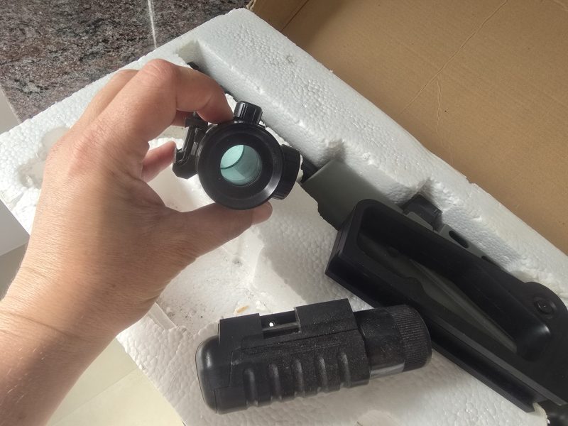 Airsoft gunL85A2