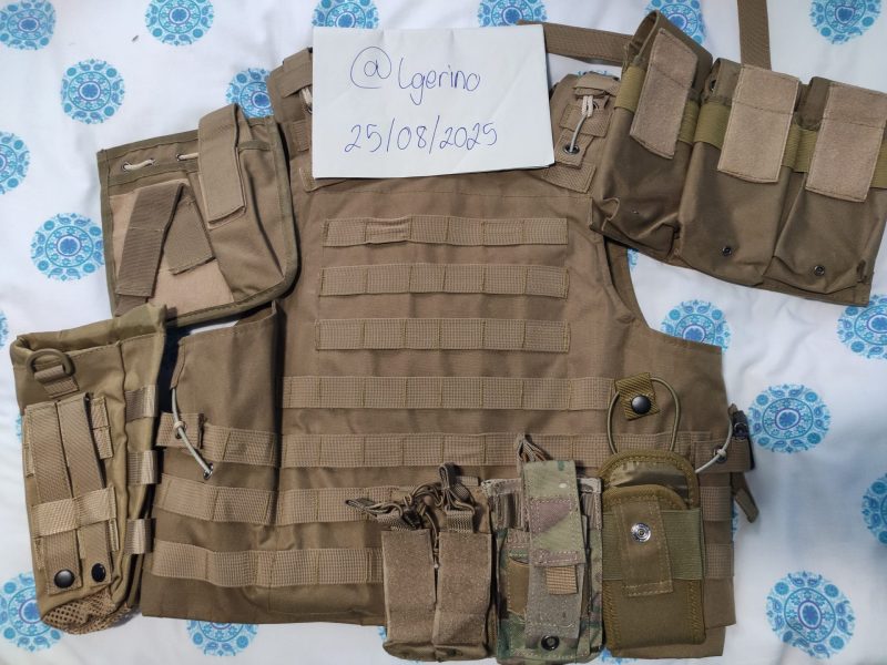 Se venden dos chalecos y un chest Rig