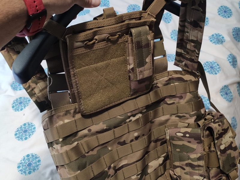 Se venden dos chalecos y un chest Rig
