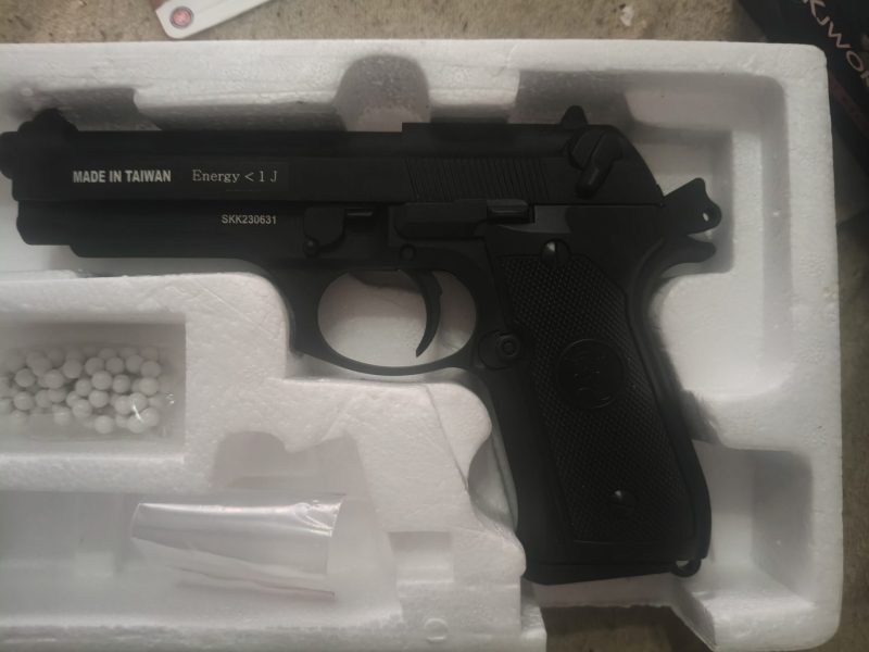 REPLICA GBB PISTOLA BERETTA M9 KJ WORKS KM9 FULL METAL NEGRA