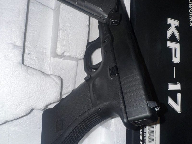 Glock 17 nueva sin uso . Blowbakc corredera metálicca.CO2