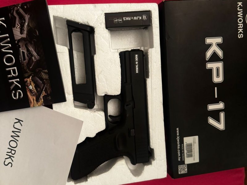 Glock 17 nueva sin uso . Blowbakc corredera metálicca.CO2