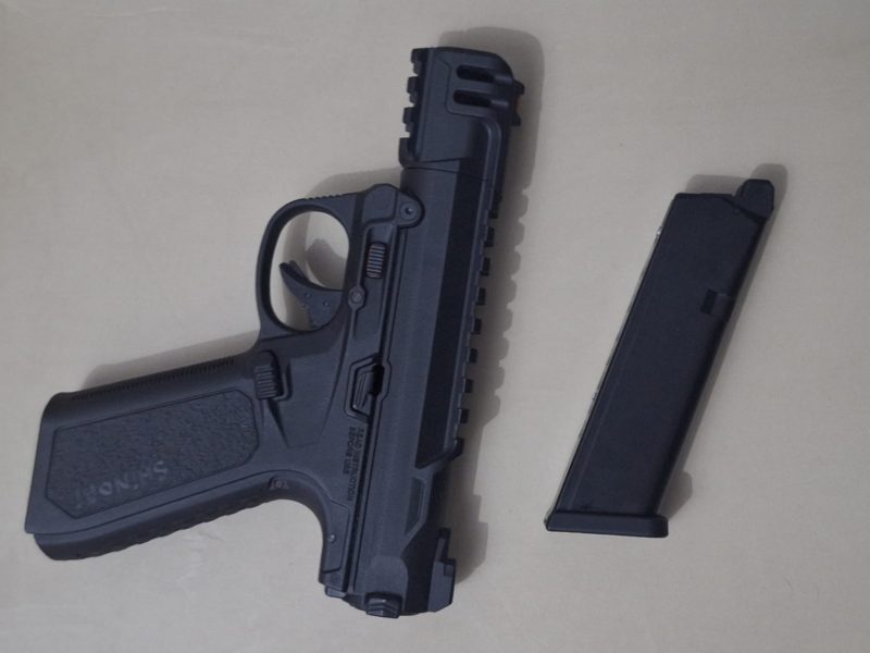 PISTOLA GAS ACTION ARMY AAP-01C SHINOBI NEGRA