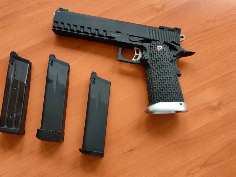 Pistola KJ WORKS