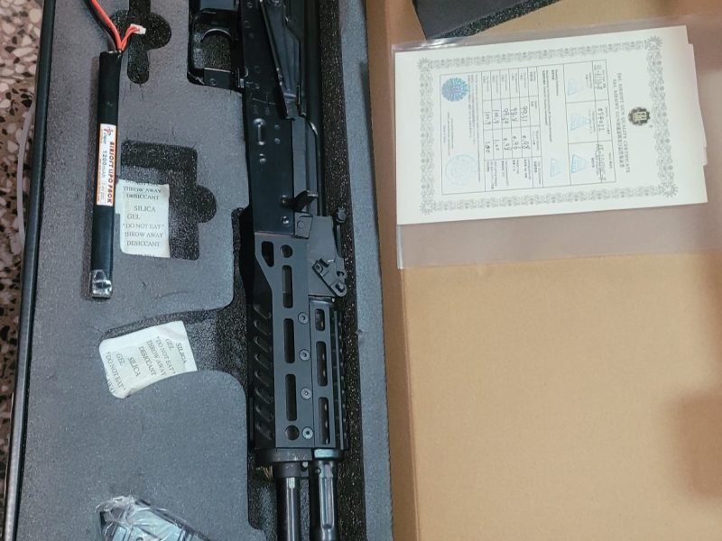 AK E&L NUEVA CON BATERÍA