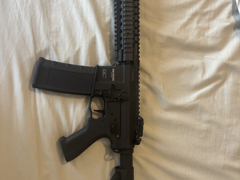 Réplica AEG M4 Rossi Sentinel Beta 9” Negra (HEX Custom)