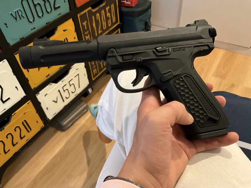Réplica Marui MP7A1