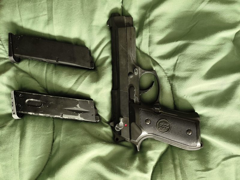 Beretta M9 KJ Works + 2 Cargadores