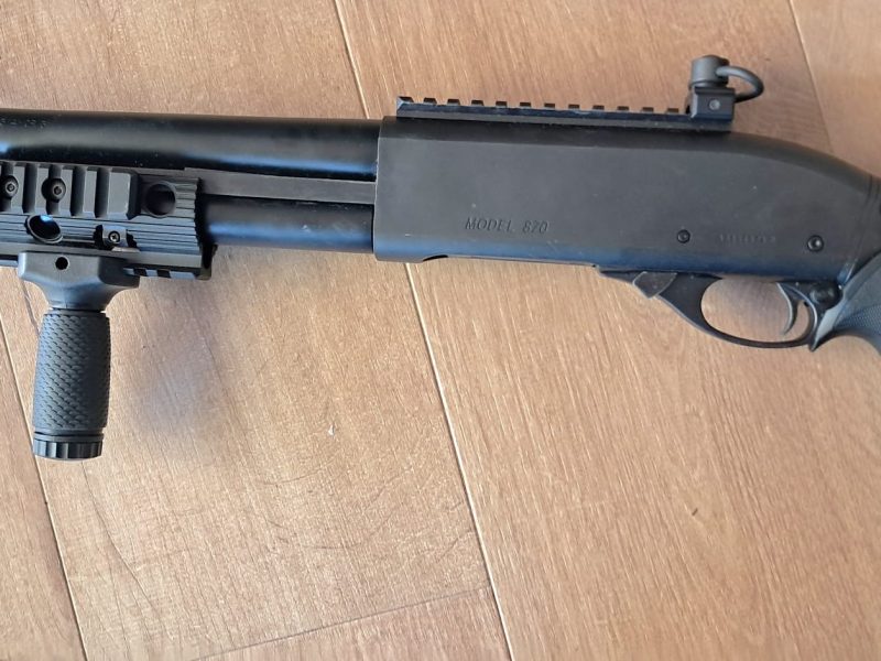 Tokyo Marui M870 Breacher Negro Forearm G&P
