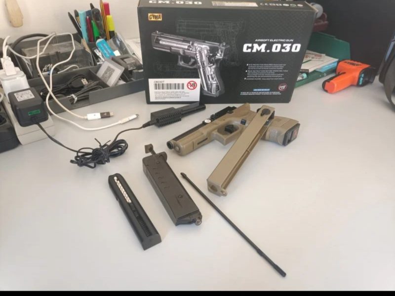 Pistola Eléctrica G18 CM030 AEP Tan