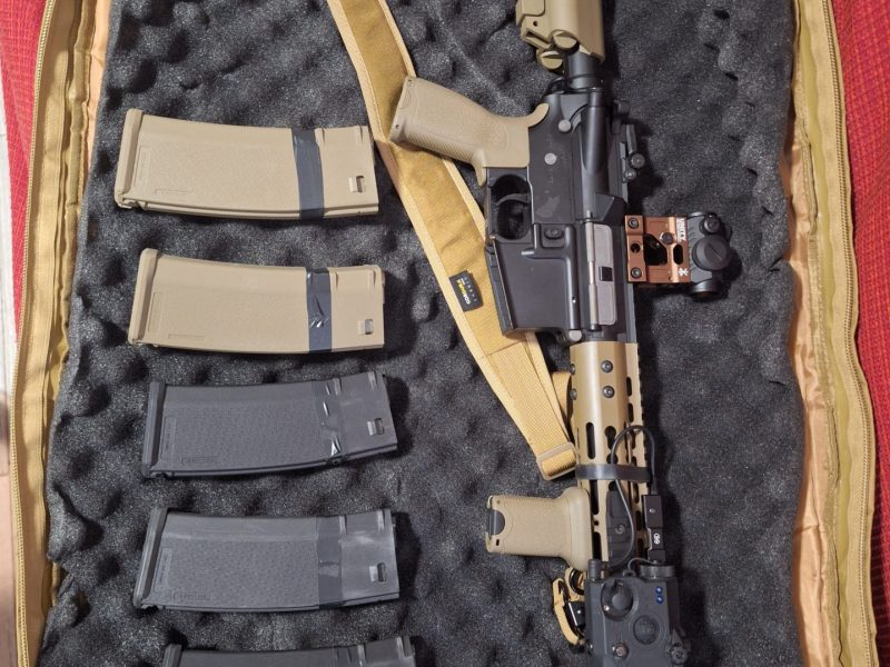 Réplica M4 Specna Arms SA-E09 Negra/Tan