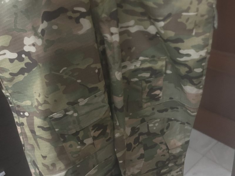 Vendo dos pantalones multicam y multicam black