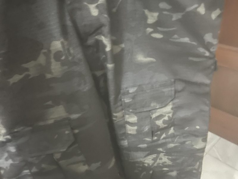 Vendo dos pantalones multicam y multicam black