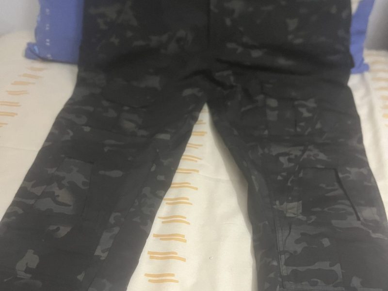 Vendo dos pantalones multicam y multicam black