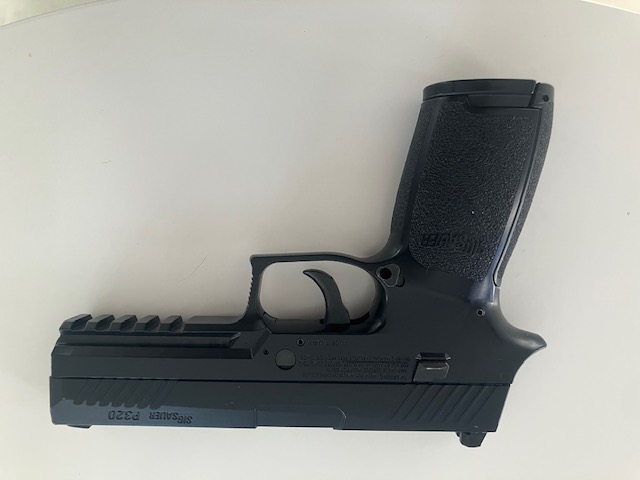 replica calibre .77 de co2 sig souer p320