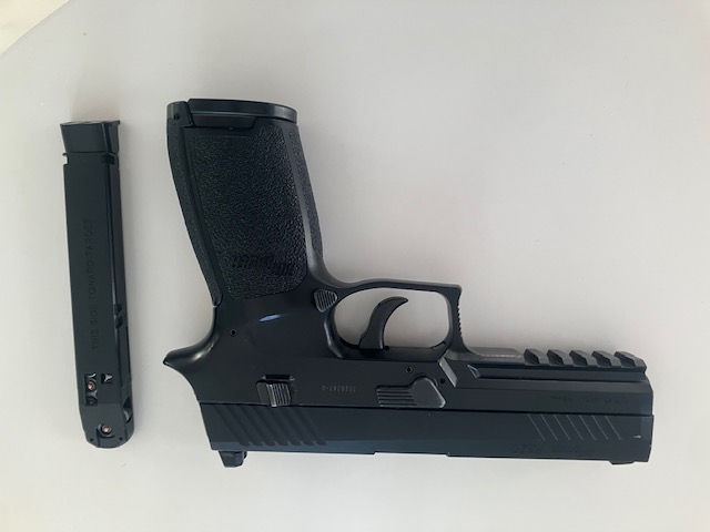 replica calibre .77 de co2 sig souer p320