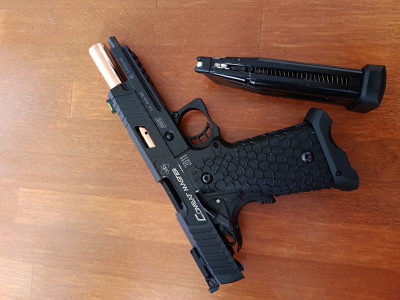 Vendo dos pistolas de co2 modelo Combat Master bajo licencia STI, de la marca ASG.