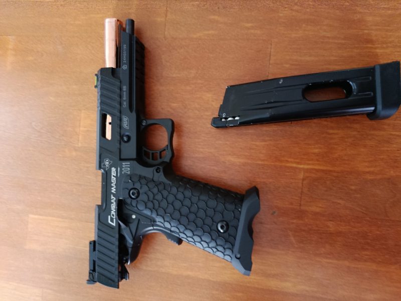 Vendo dos pistolas de co2 modelo Combat Master bajo licencia STI, de la marca ASG.