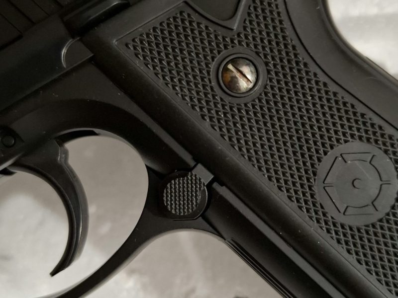 Pistola Cybergun PT92