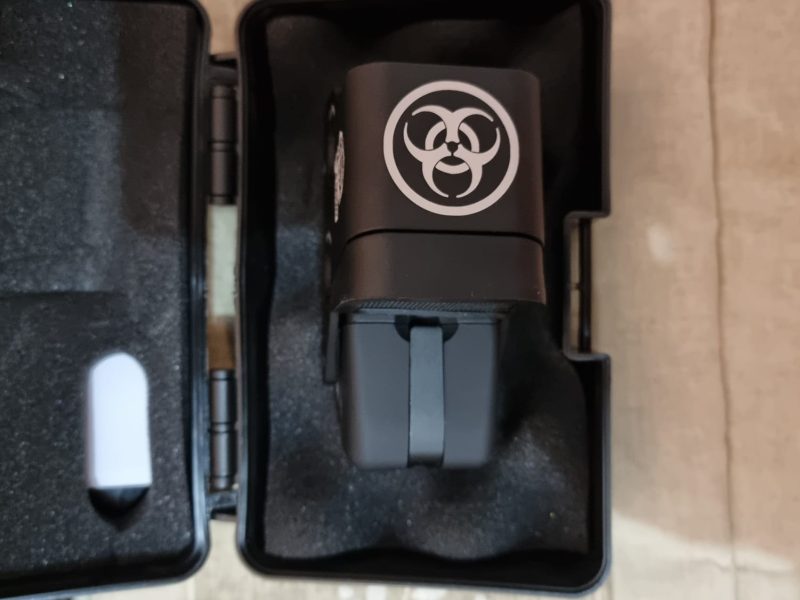 Se vende set de réplica de airsoft con varios accesorios