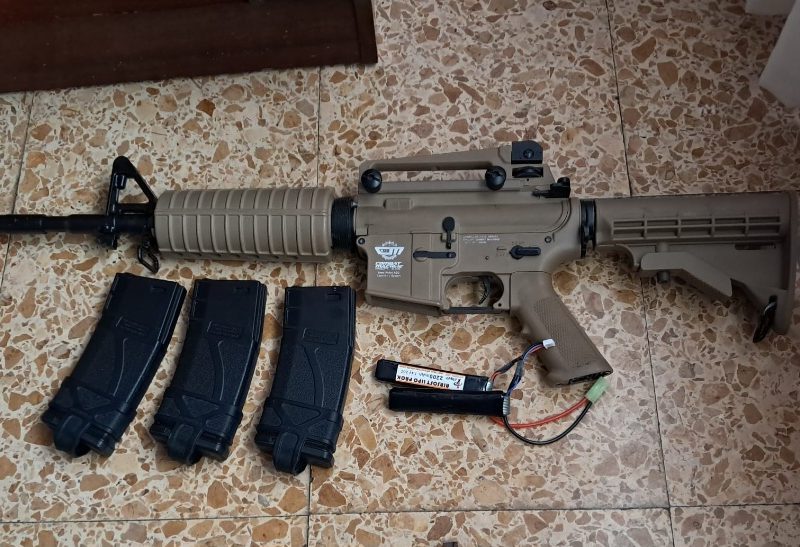M4 de g&g, con 3 cargadores y la bateria