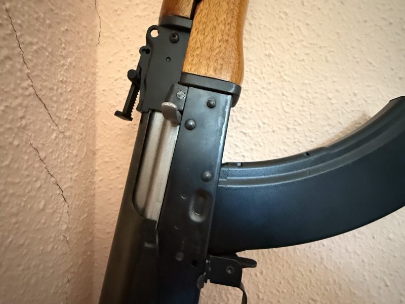 AK47 CO₂ 4.5mm (BB acero) + extras + factura | Estado impecable