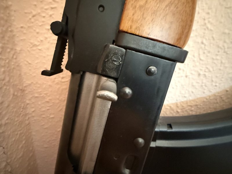 AK47 CO₂ 4.5mm (BB acero) + extras + factura | Estado impecable
