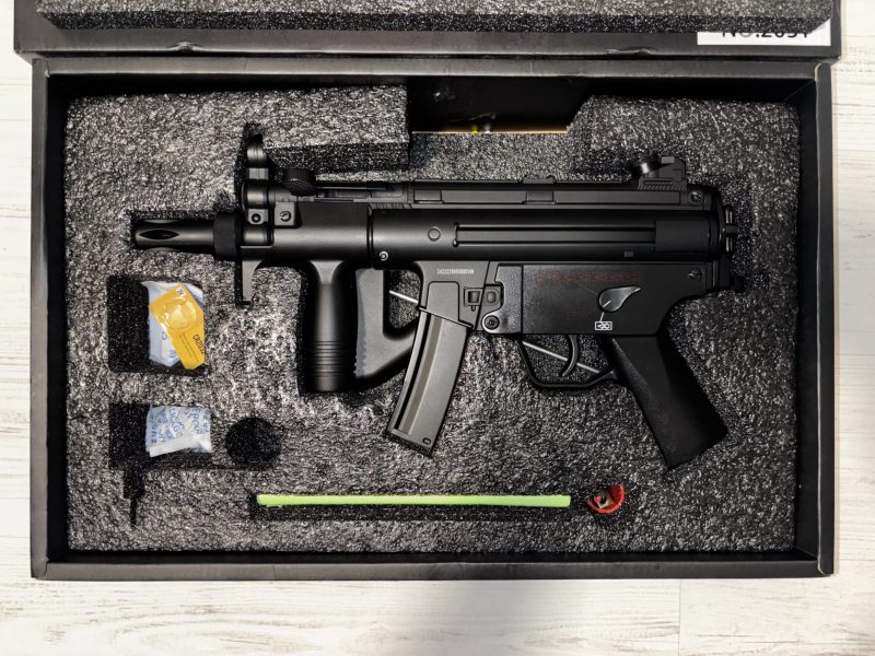 MP5K Full Metal completamente nuevo (con balines - sin/con cargador)