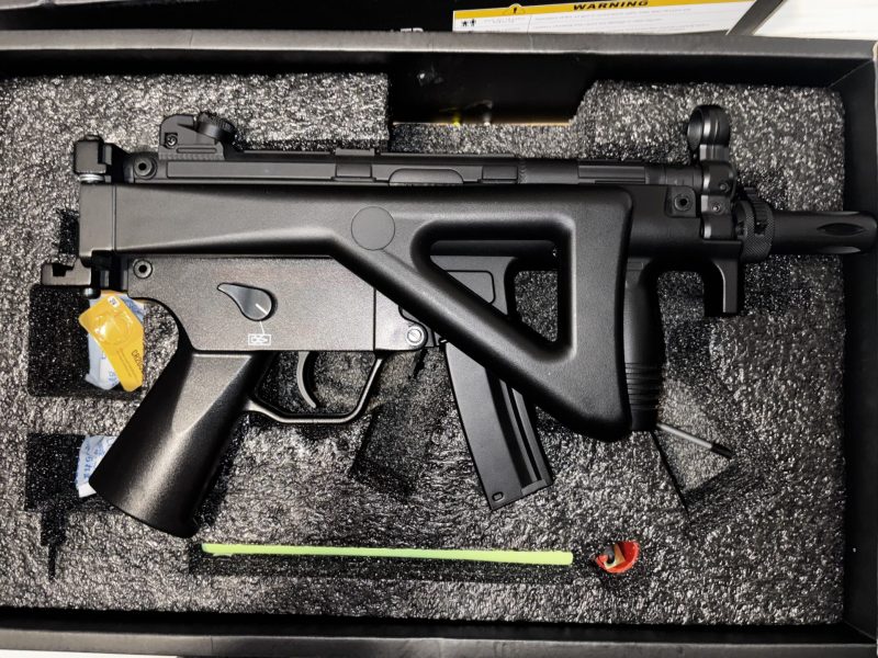 MP5K Full Metal completamente nuevo (con balines - sin/con cargador)