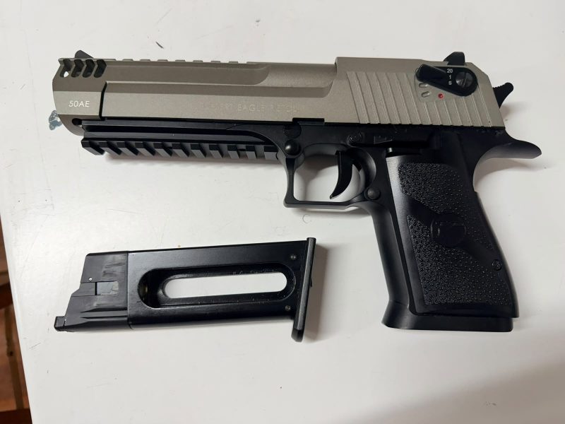 Replica Desert Eagle Cybergun