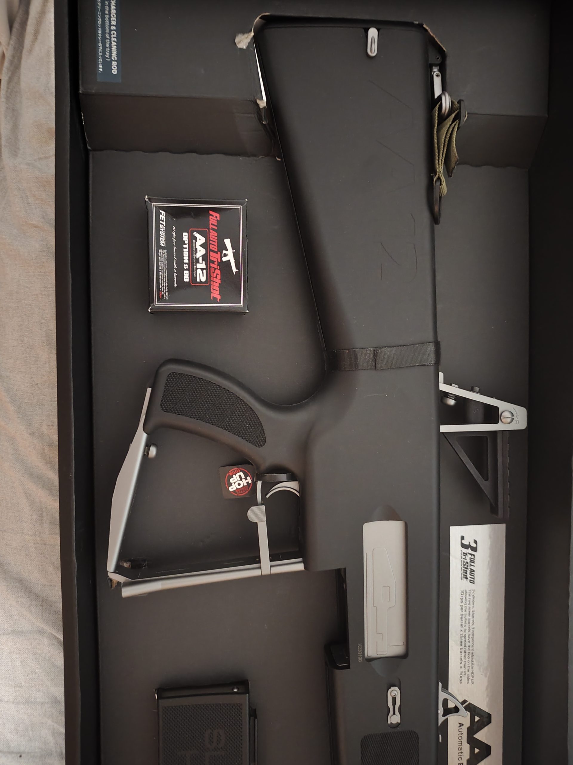 Vendo AA12 Tokyo marui airsoft etc...