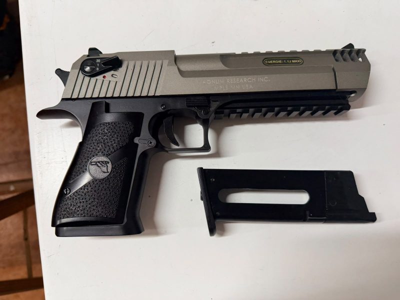 Replica Desert Eagle Cybergun