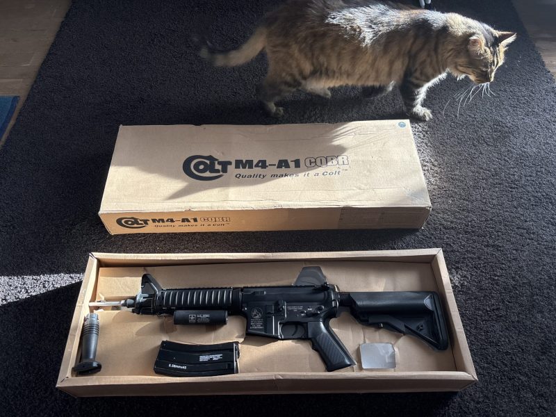 Réplica Airsoft M4-A1 CQBR Colt (Full Metal + Upgrades)