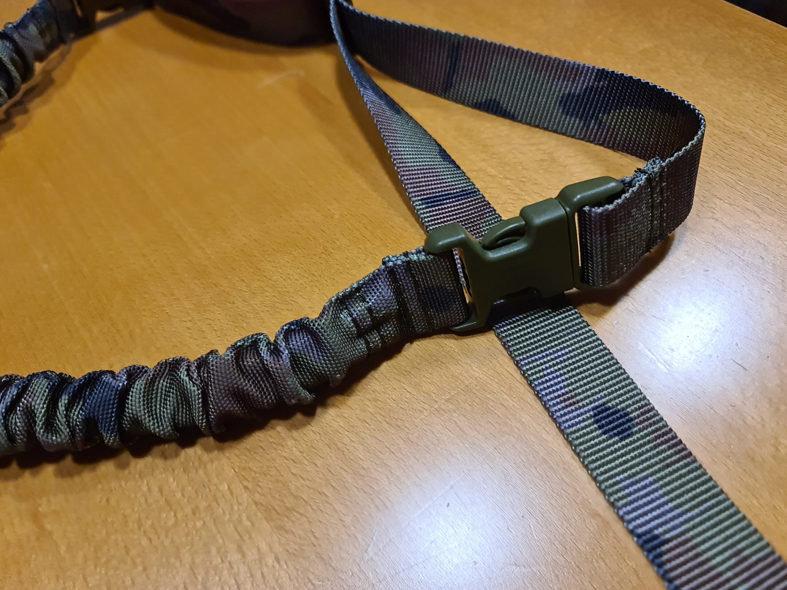 Sujecion de arma Boscoso Español
