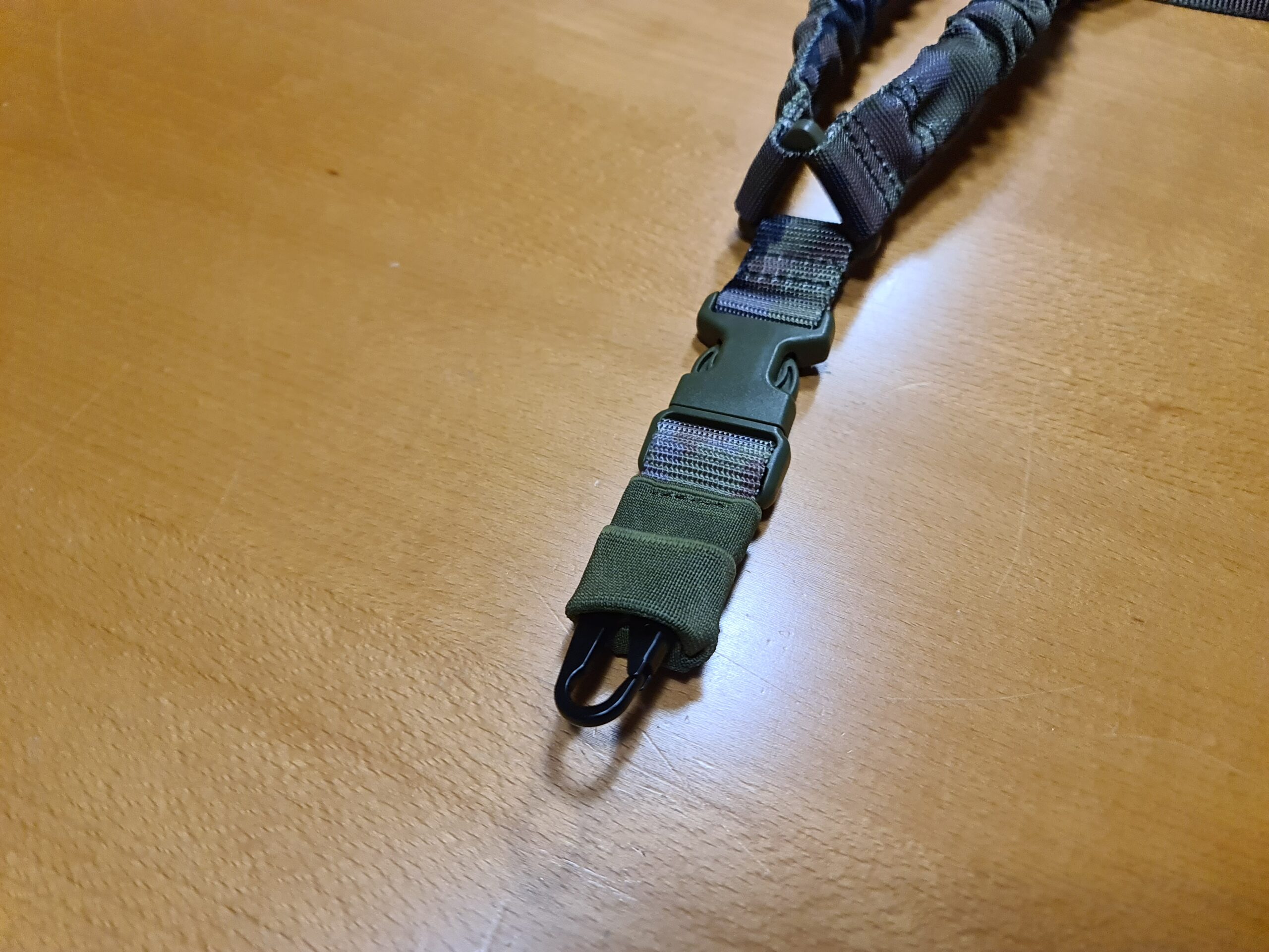Sujecion de arma Boscoso Español