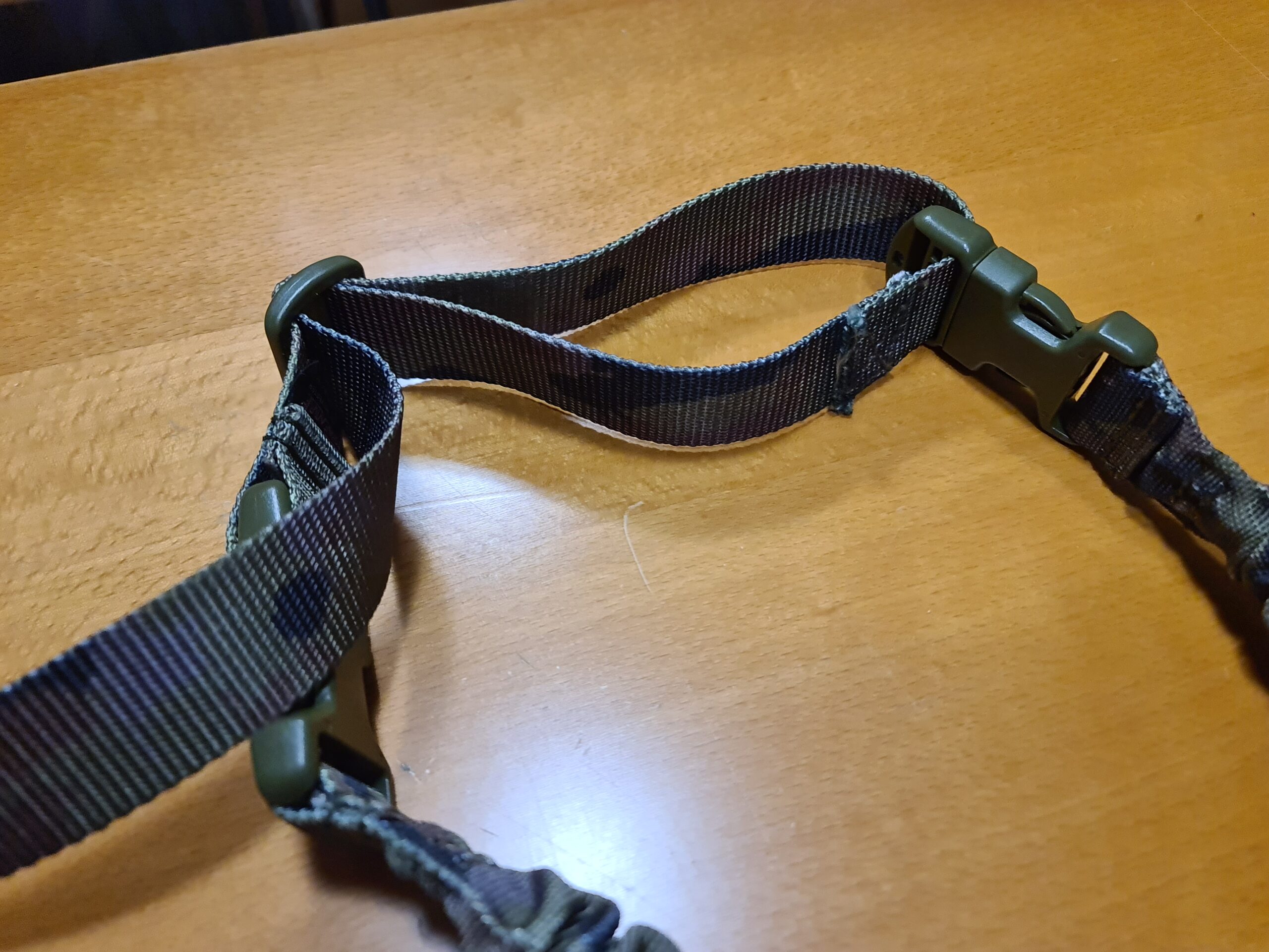 Sujecion de arma Boscoso Español