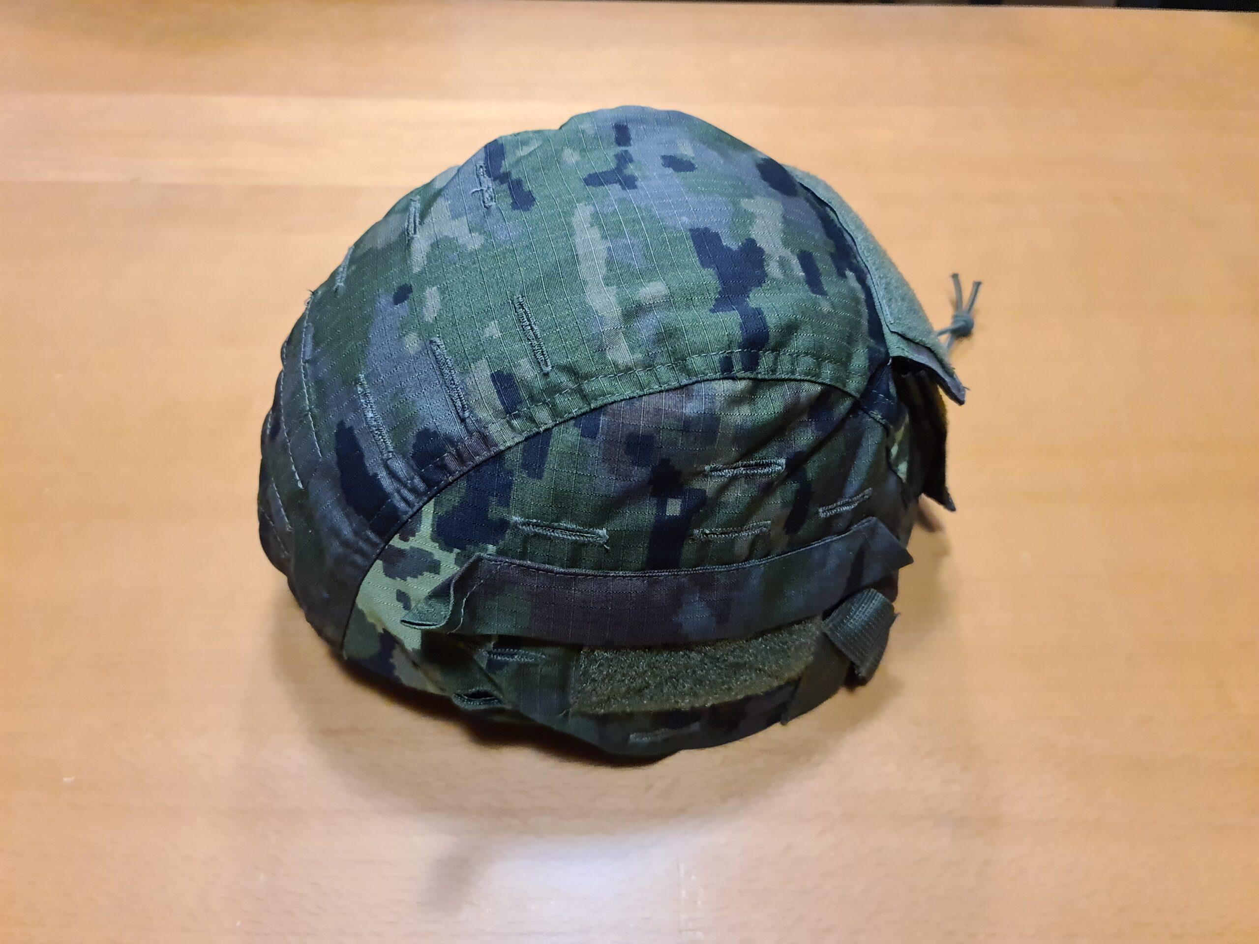 Casco Militar RATNIK, Funda Boscoso Pixelado