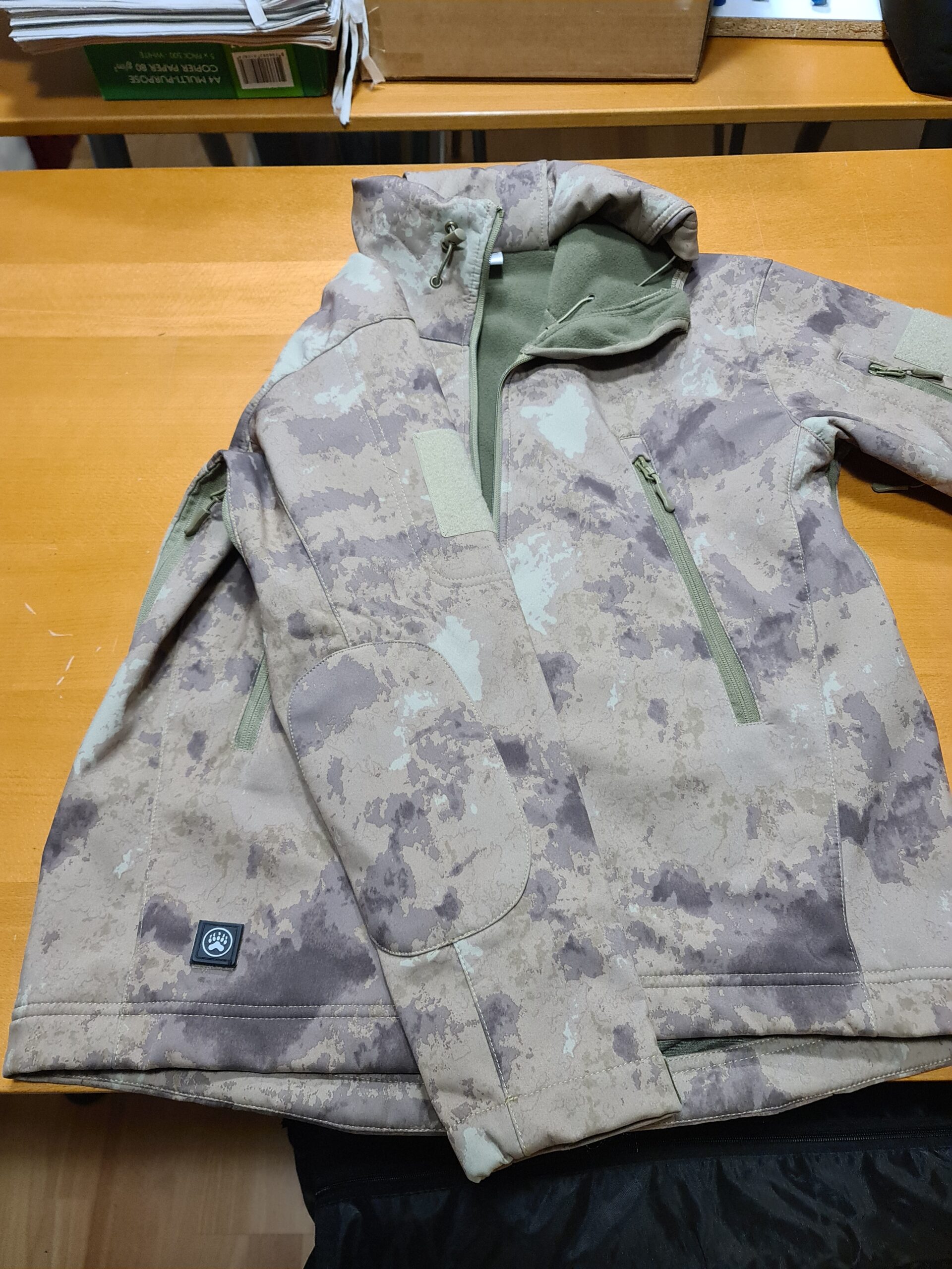 Chaqueta tactica camuflaje ATACS FG, talla S