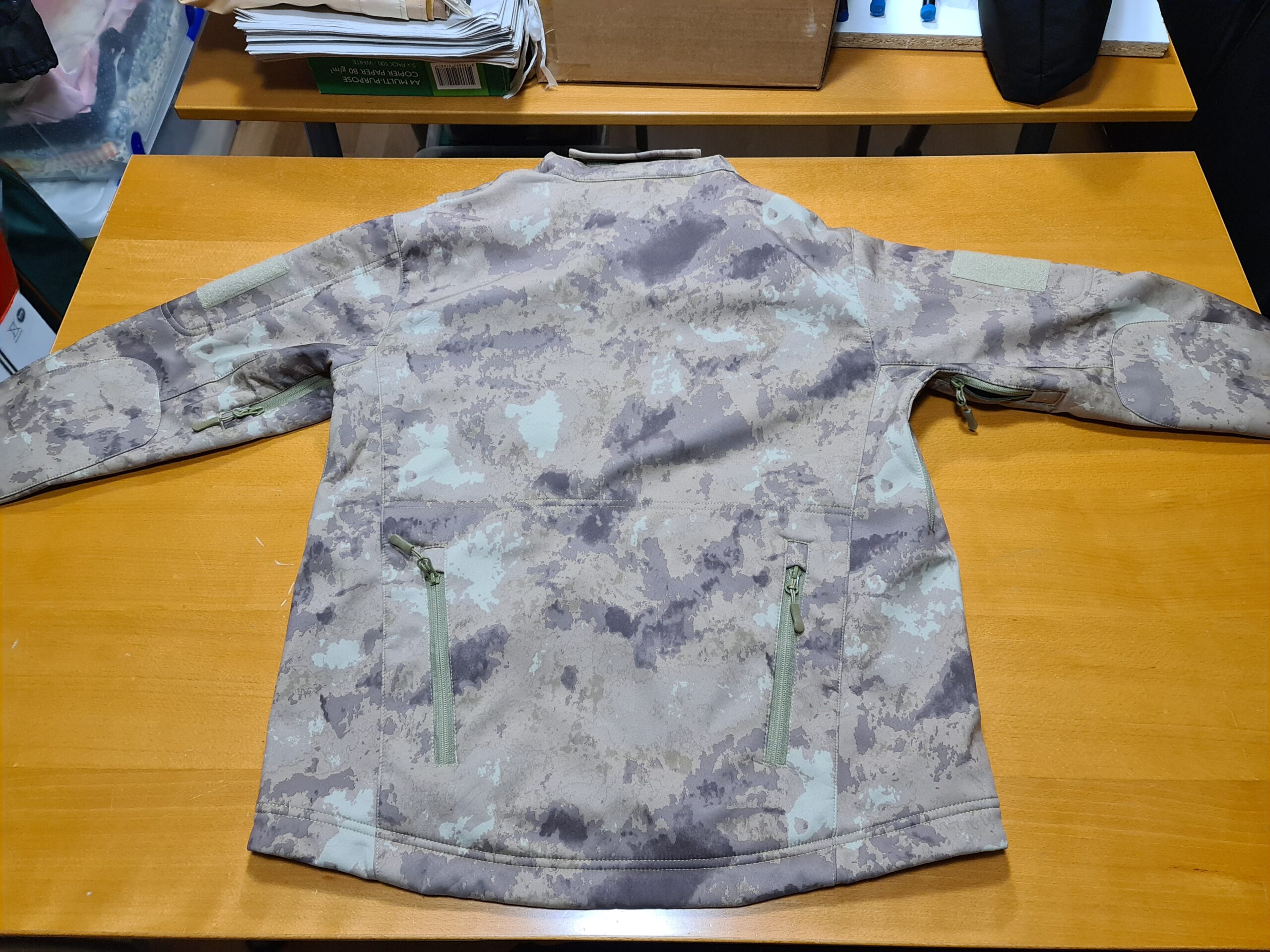 Chaqueta tactica camuflaje ATACS FG, talla S