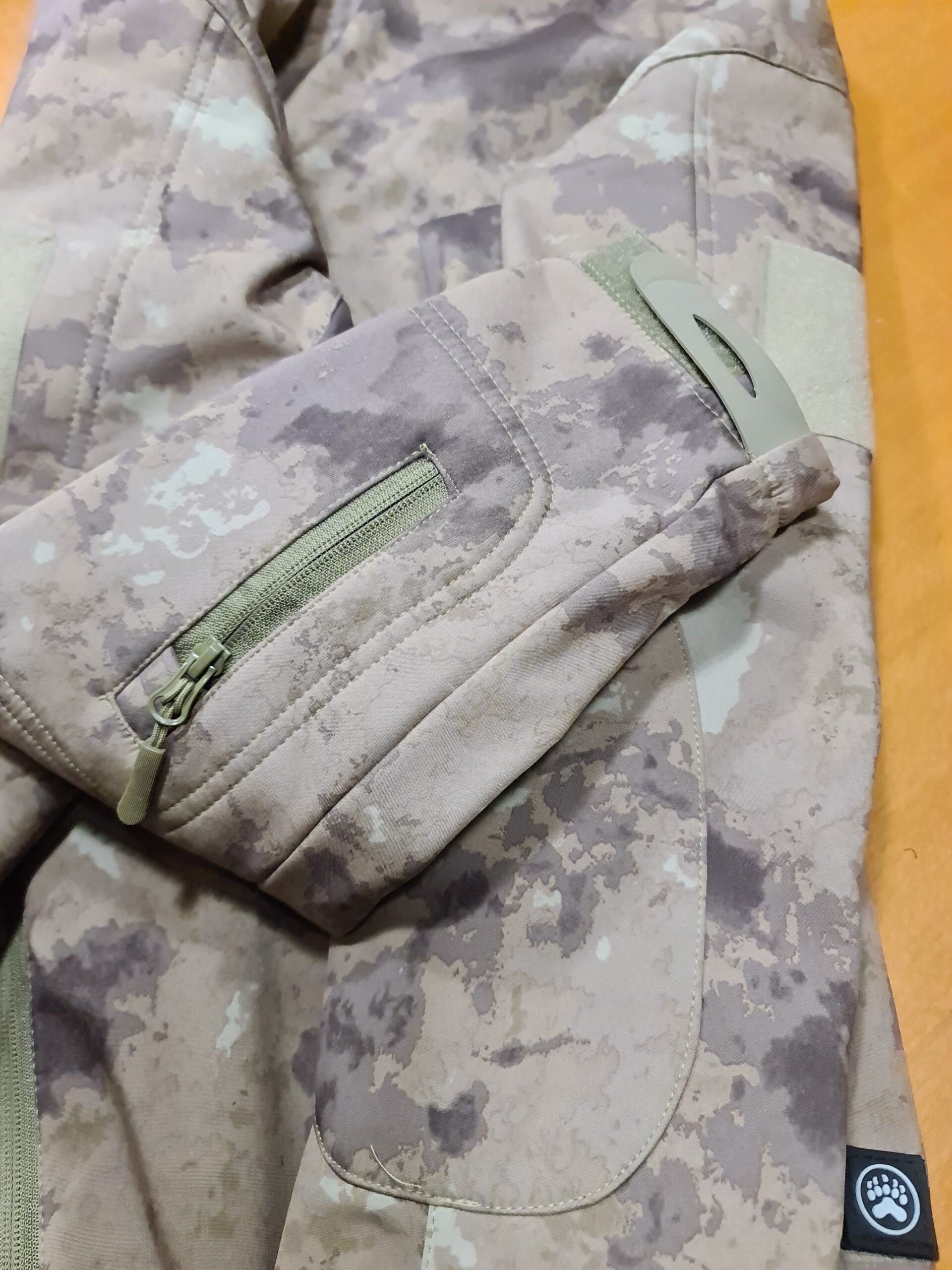 Chaqueta tactica camuflaje ATACS FG, talla S