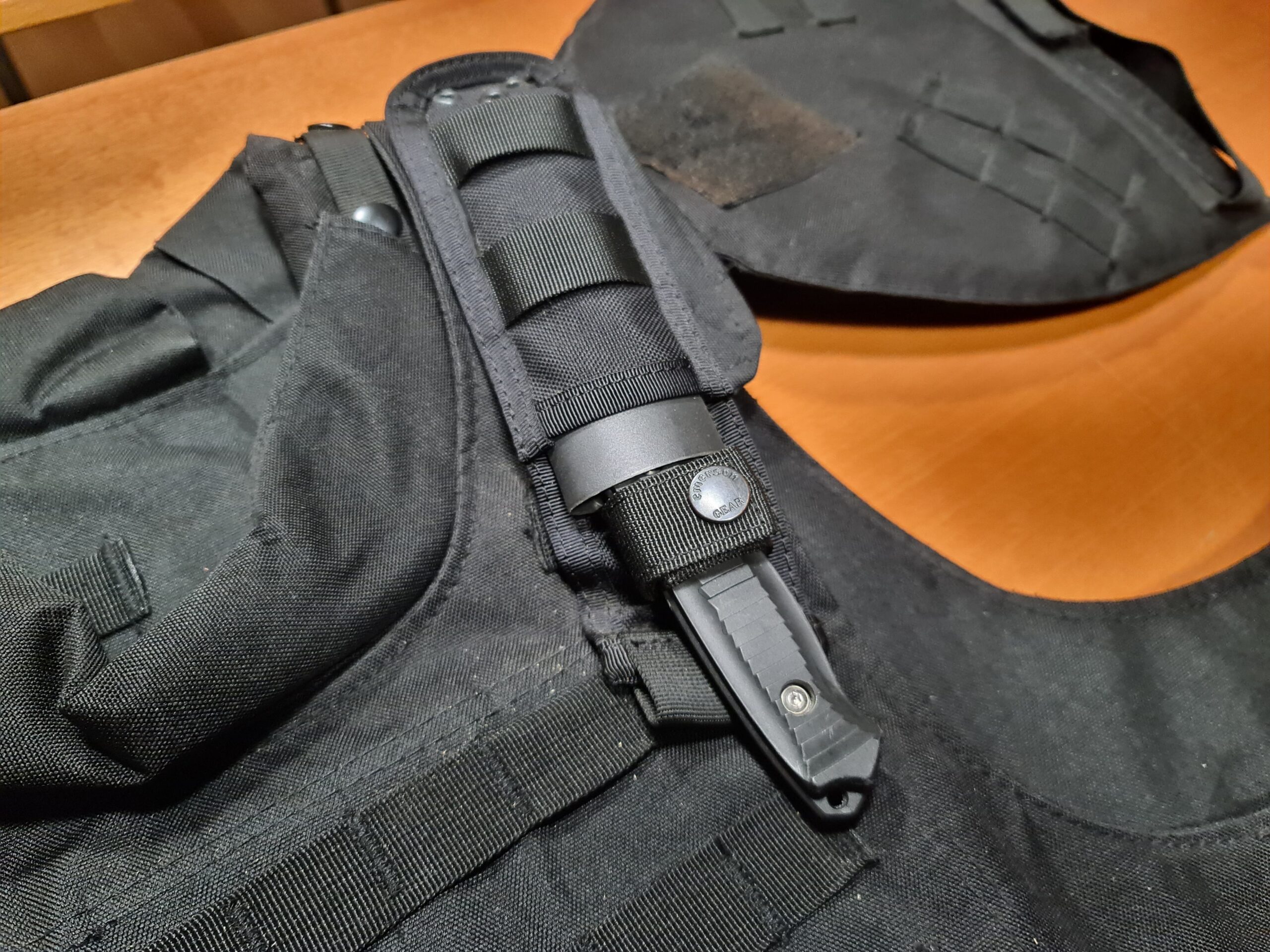Chaleco tactico OTV completo y funda con cuchillo