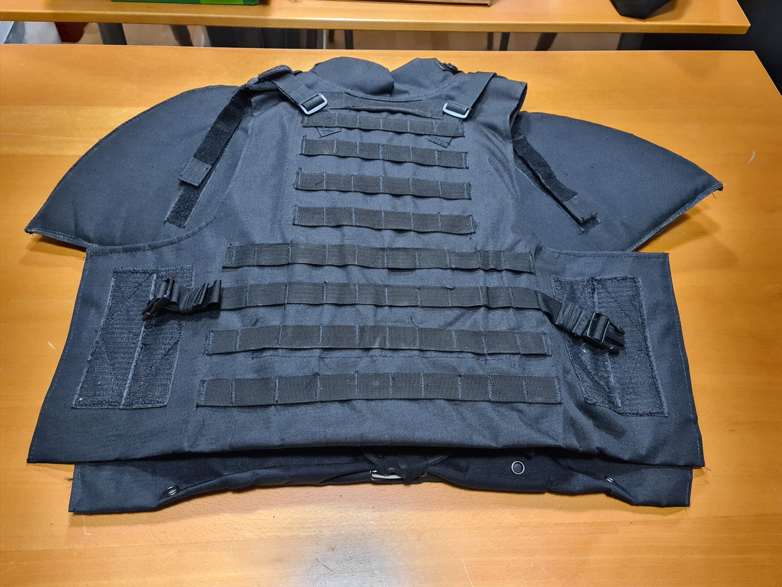 Chaleco tactico OTV completo y funda con cuchillo