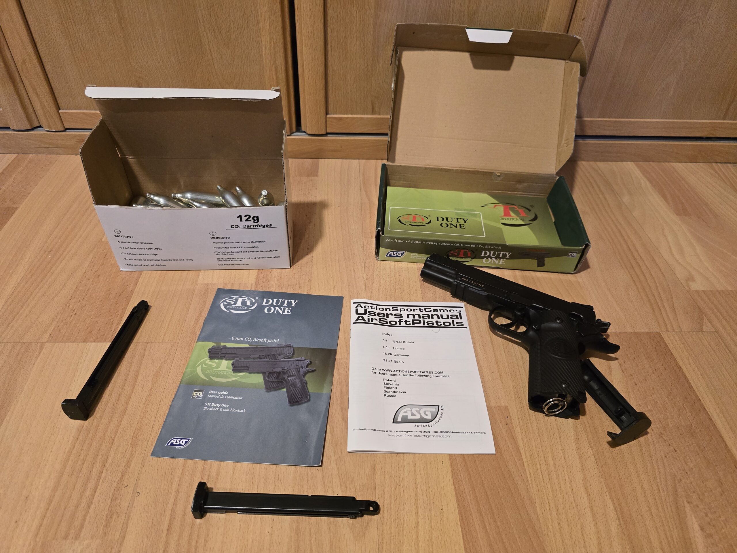 Pistola ASG Duty One - 6 milimetros
