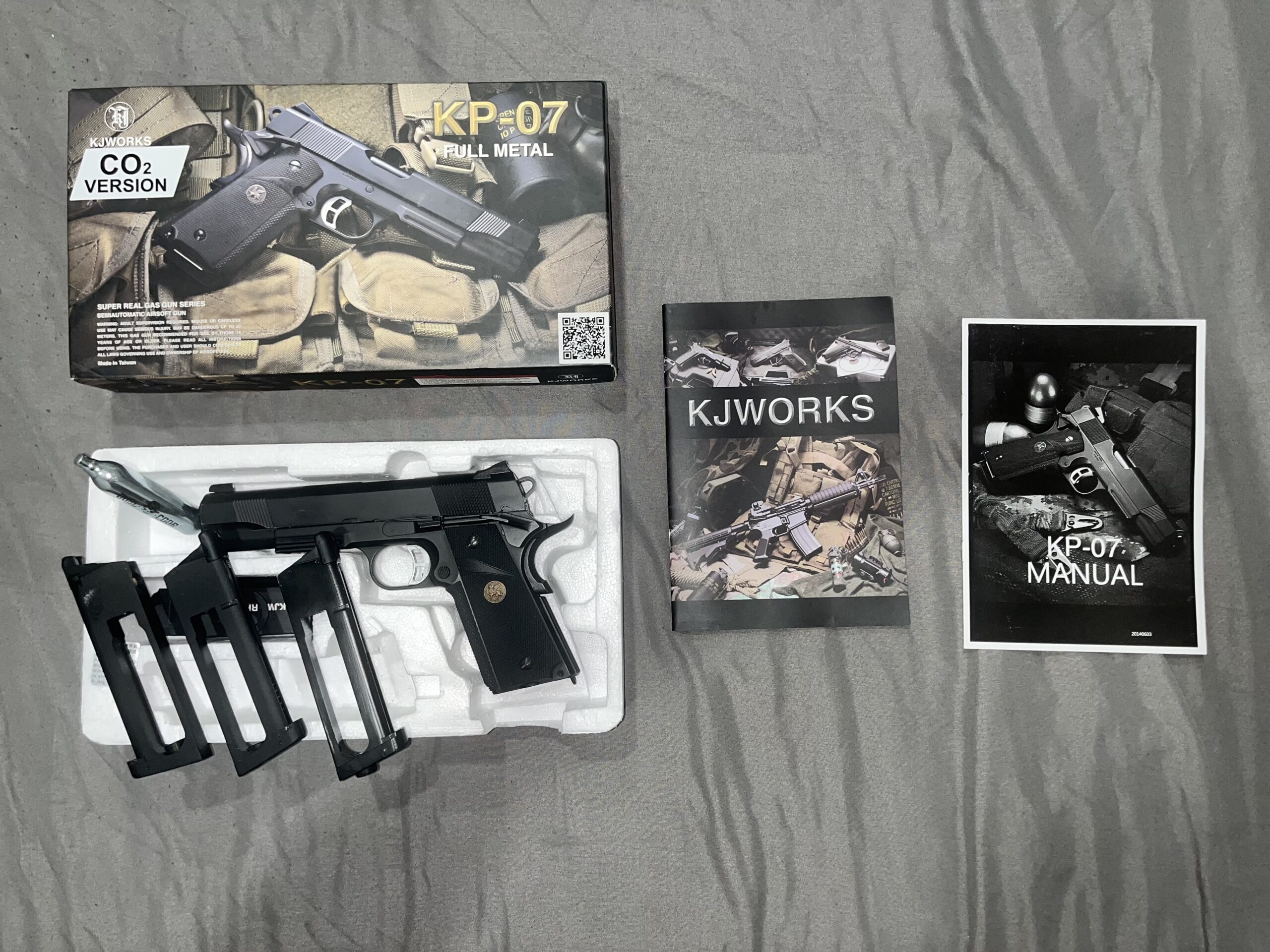 Réplica KP-07 FULL METAL